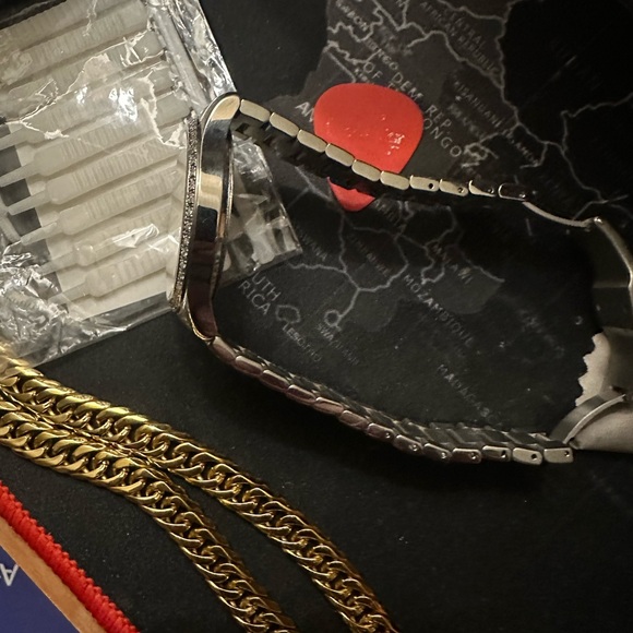 Gucci G-Timeless mystic cat two tone diamond bezel 38mm - Picture 7 of 16